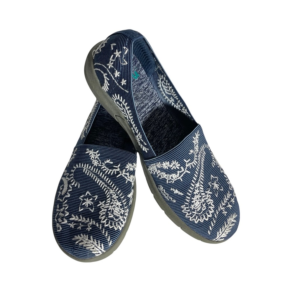 Yuu Blue & White Floral Embroidered Slip-On Elastic Padded Footbed Shoe Size 6.5